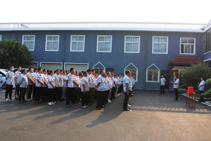 花溪科技舉行“送溫暖、獻愛心”捐助活動